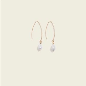 CASSIE DROP PEARL EARRING